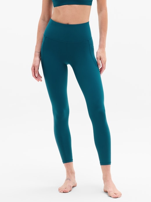 Best Petite Yoga Pants: Top 5 Brands for Shorter Frames best petite yoga pants 3 cn59344108
