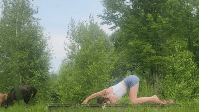 Stiff Neck and Shoulders? This 8-Minute Yoga Stretch Session Will Fix That. Stiff Neck and Shoulders? This 8-Minute Yoga Stretch Session Will Fix That.