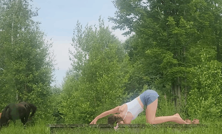 Stiff Neck and Shoulders? This 8-Minute Yoga Stretch Session Will Fix That. Stiff Neck and Shoulders? This 8-Minute Yoga Stretch Session Will Fix That.