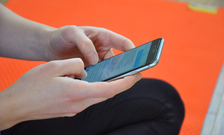 Cell Phones in Yoga Class? Cell Phones in Yoga Class?