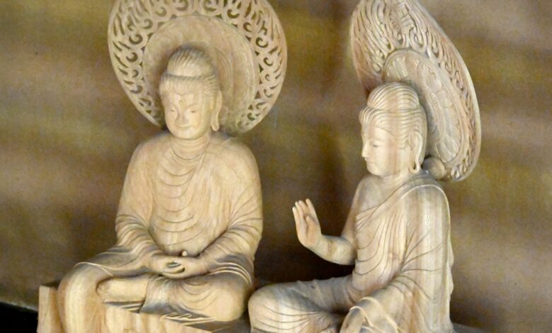 Q. It is said that we should find an enlightened man so as to attain enlightenment. How can we find him? – Zen Fools Q. It is said that we should find an enlightened man so as to attain enlightenment. How can we find him? – Zen Fools