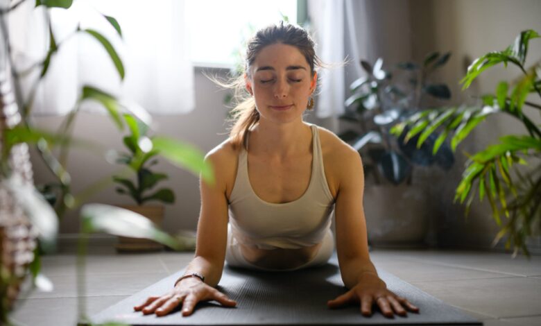 Wrists Bugging You? These 12 Yoga Pose Variations Help You Practice Hands-Free. Wrists Bugging You? These 12 Yoga Pose Variations Help You Practice Hands-Free.