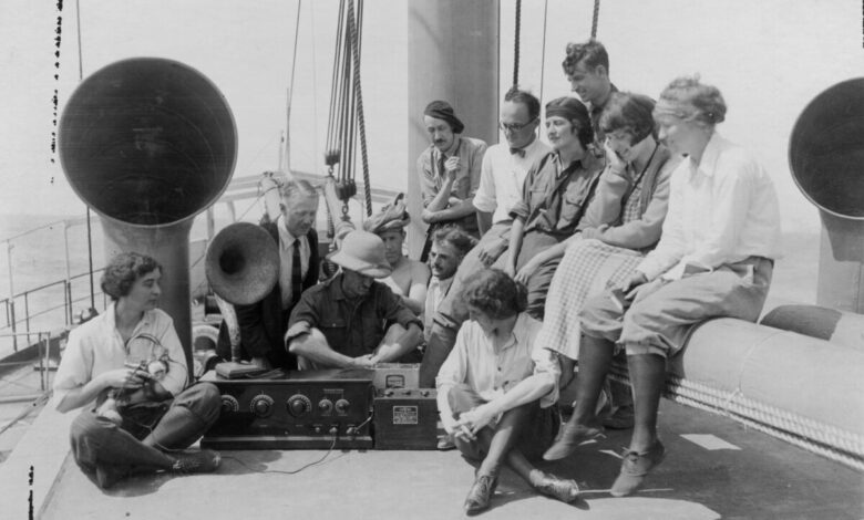 30 Leagues from Broadway: A Century of Hudson Canyon Exploration | Blog | Nature 30 Leagues from Broadway: A Century of Hudson Canyon Exploration | Blog | Nature