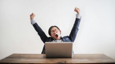 10-Minute Desk Yoga You’ll Want to Practice During Work 10-Minute Desk Yoga You’ll Want to Practice During Work
