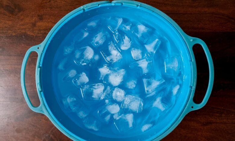 Does Dunking Your Face in Ice Water Actually Help Calm You? Does Dunking Your Face in Ice Water Actually Help Calm You?