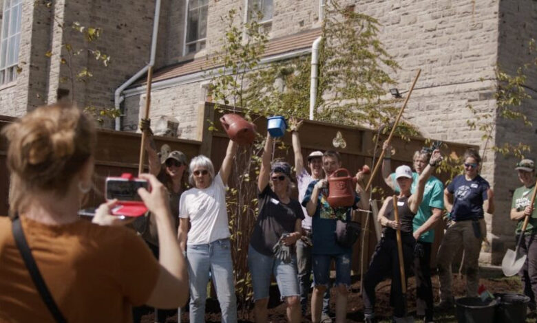Nature Network Highlight: Growing Living Cities with Green Communities Canada Nature Network Highlight: Growing Living Cities with Green Communities Canada